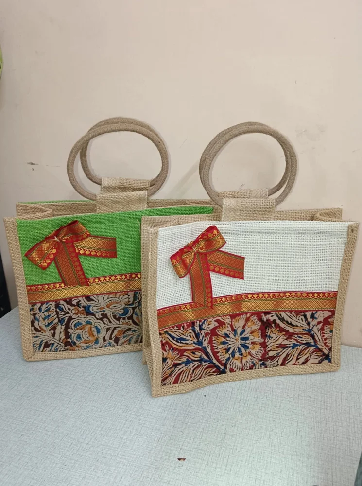 Red Fancy Jute Bag, Weight Capacity: 5 KG